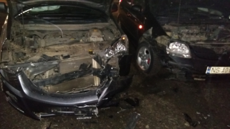 В столкновении «Ниссана» и «Опеля» в Великих Луках пострадала женщина (ФОТО) - 2017-02-09 20:29:00 - 1