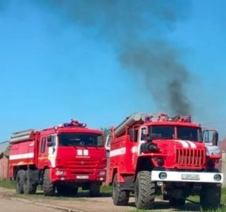 Экскаватор Великолукского свиноводческого комплекса загорелся во время работы на строящемся объекте - 2017-08-15 18:13:00 - 1