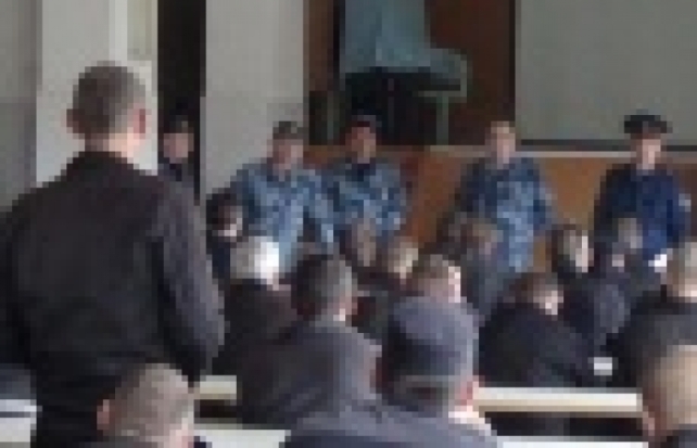 В Великих Луках для осужденных ИК-5 проведен «Час вопросов и ответов» - 2017-09-22 06:29:00 - 1