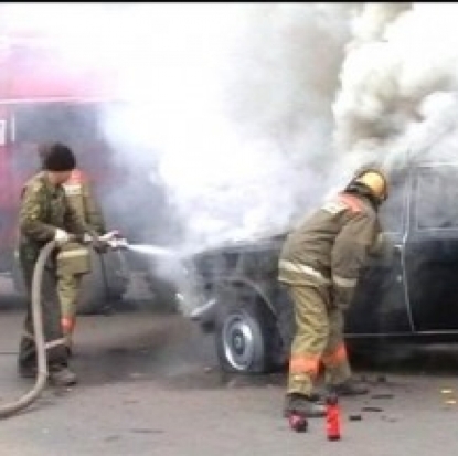 В Пскове подожгли автомобиль сотрудницы ИЦ «Консультант» - 2016-10-16 20:43:00 - 1