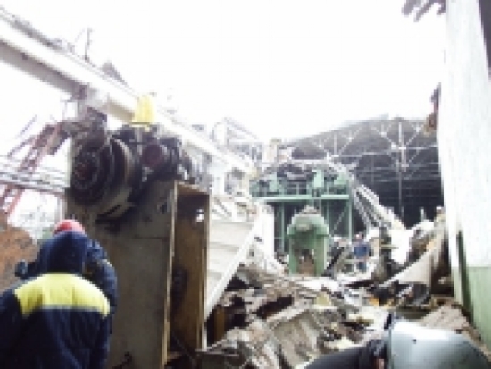 В Свердловской области в рамках расследования обрушения кровли предприятия в Екатеринбурге предъявлено обвинение руководителю строительной фирмы - 2016-11-13 11:56:00 - 1