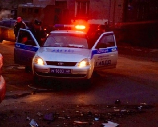 Двухлетняя девочка пострадала в столкновении автомобилей в Великих Луках - 2016-09-21 22:51:00 - 1