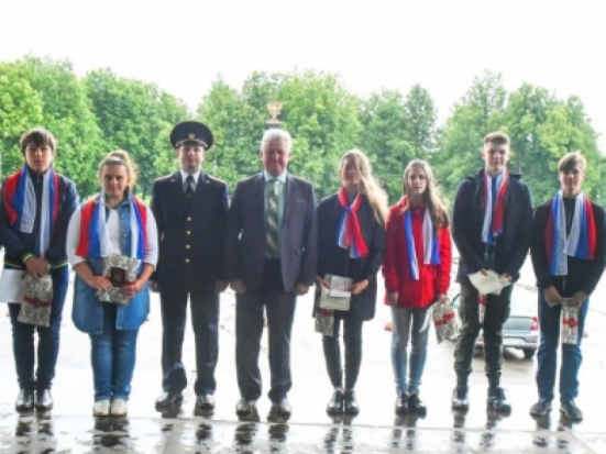 В Великих Луках юные горожане получили паспорта - 2018-06-09 11:21:00 - 1