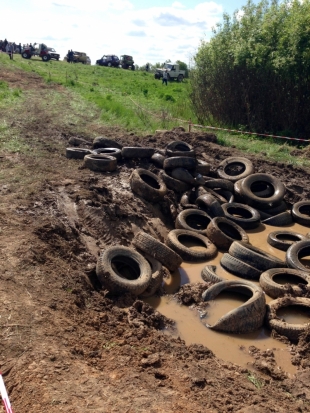 Гонки внедорожников на трофи-фестивале в Великих Луках (ВИДЕО, ФОТО) - 2018-05-21 22:43:00 - 1