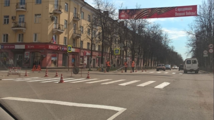 Фотофакт: Дороги Великих Лук приводят в порядок - 2016-05-03 19:16:00 - 1