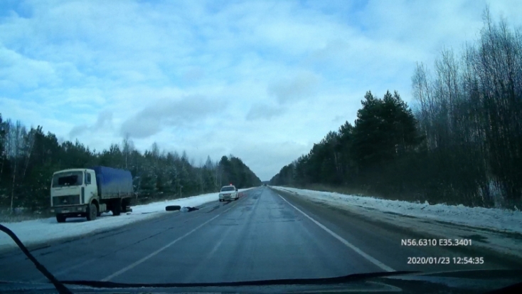 Водитель из Пскова погиб в Тверской области, меняя колесо - 2020-01-24 11:04:00 - 1