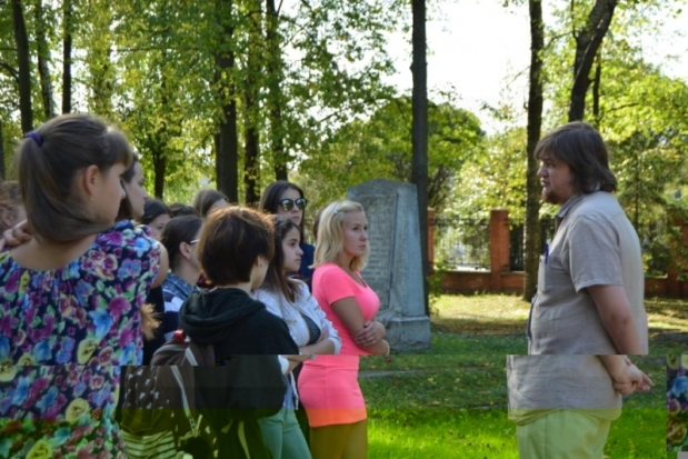 Студенты первого курса медицинского колледжа совершили обзорную экскурсию по Великим Лукам - 2018-09-19 14:58:00 - 1