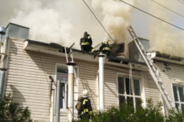 10 человек тушили пожар в Великих Луках - 2019-07-05 19:27:00 - 1