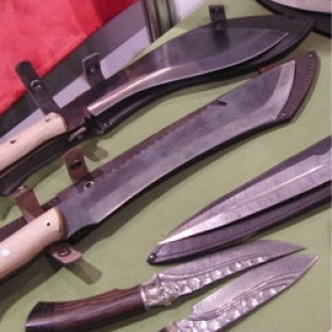 В отношении жителя Псковской области, убившего мужчину с мачете, напавшего на него, возбуждено уголовное дело в связи с превышением пределов необходимой обороны - 2016-11-08 16:10:00 - 1