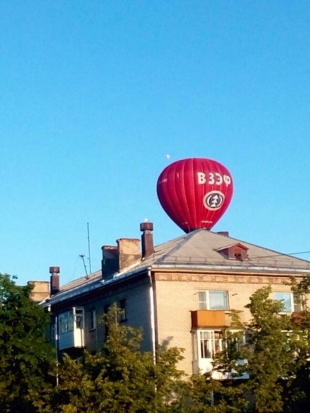 Кому сегодня в окна заглянули аэростаты? Воздухоплавание в Великих Луках (ФОТО) - 2016-06-07 23:06:00 - 1