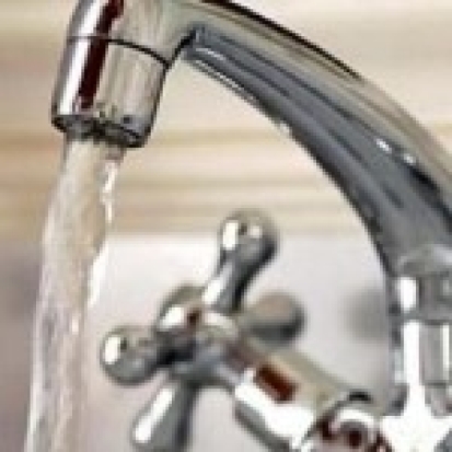 В Великих Луках восстановлено водоснабжение по улице Золотковской - 2016-04-15 19:09:00 - 1