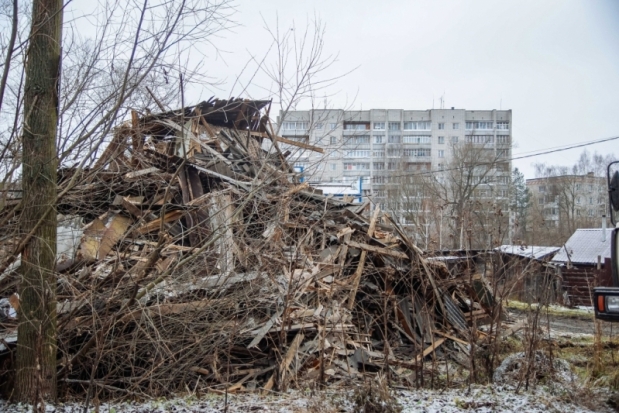 ФОТОфакт: в Великих Луках снесли нежилой барак, репортаж о котором недавно был опубликован на iLuki - 2017-11-29 14:54:00 - 1