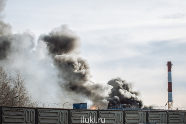 ФОТОрепортаж: Пожар на заводе «ЗЭТО» в Великих Луках - 2020-11-20 14:00:00 - 1