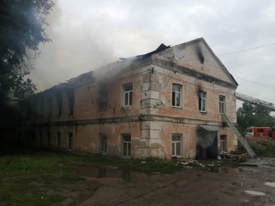 Имеются данные о трех пострадавших во время пожара в кожгалантерейной фабрике в Опочке - 2020-08-27 14:13:00 - 1