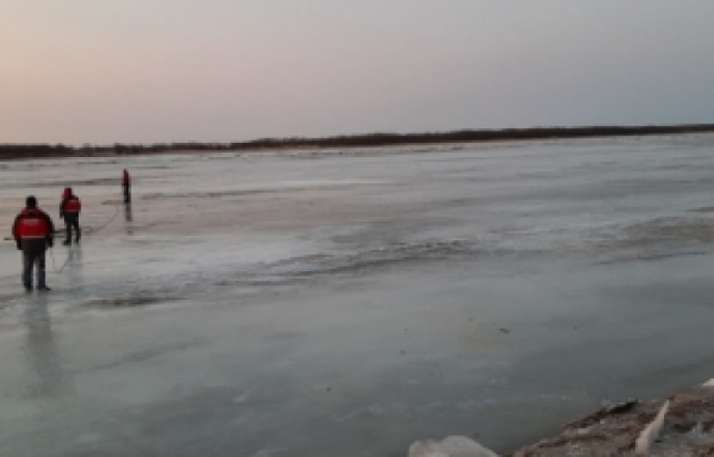 В Хабаровском крае под лед провалилась легковушка с людьми - 2020-03-06 12:08:00 - 1