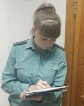 Брюки, куртки и джемпера изъяты приставом за долги из магазина великолучанина - 2018-01-29 21:26:00 - 1