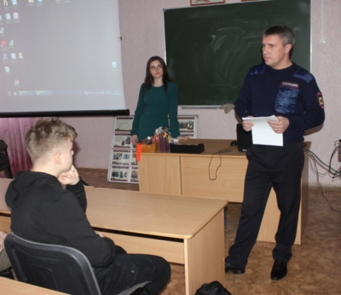 В Пскове полицейские вместе с общественниками провели для учащихся профилактическую акцию «Умей сказать нет!» - 2020-03-04 06:46:00 - 1