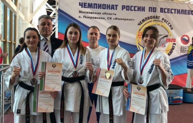 Псковские спортсменки завоевали «золото» и «серебро» чемпионата России по всестилевому каратэ - 2020-09-24 09:32:00 - 1