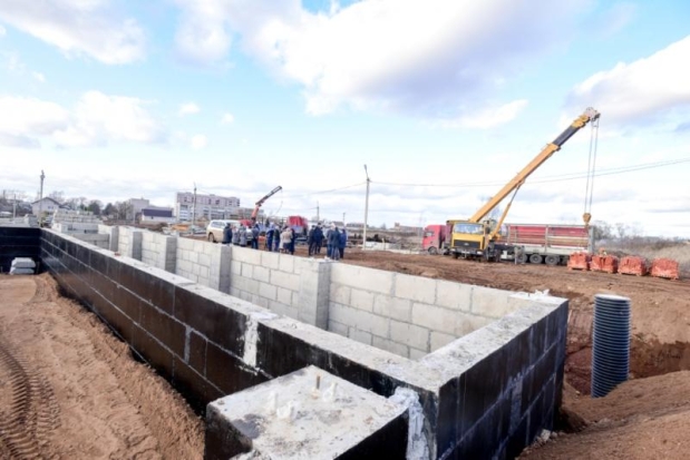 Строящаяся школа на улице Заслонова в Великих Луках рассчитана на 800 мест - 2020-02-20 16:13:00 - 1