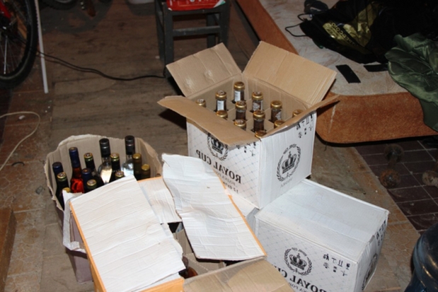 Более 10 000 литров фальсифицированного алкоголя изъято полицией в Пскове (ФОТО, ВИДЕО) - 2020-02-04 15:26:00 - 1