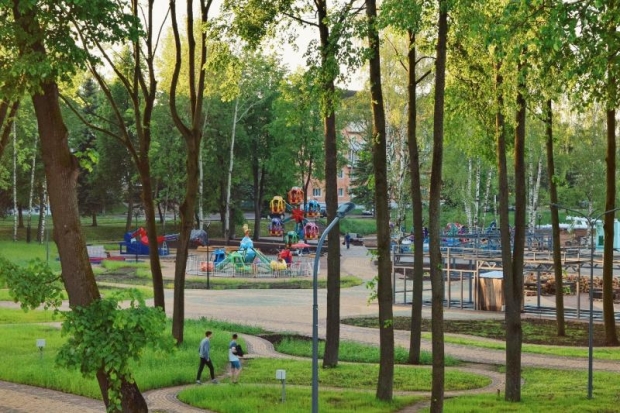 Работы в великолукском парке культуры и отдыха идут в непрерывном режиме - 2020-06-14 09:13:00 - 1