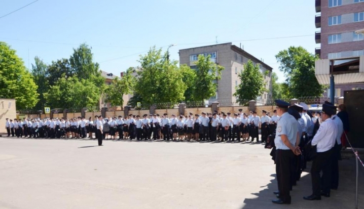 10 июня в ОМВД России по городу Великие Луки прошел строевой смотр личного состава - 2019-06-10 20:21:00 - 1