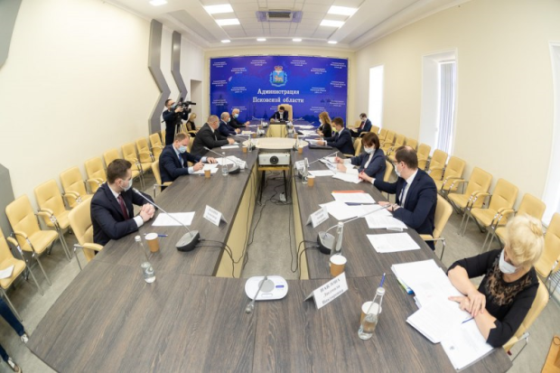 Михаил Ведерников провел совещание по расширению перечня предприятий, которым разрешат возобновить работу - 2020-04-07 21:35:00 - 1