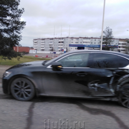 ВИДЕОзапись, запечатлевшая момент столкновения «Фольксвагена» с «Лексусом» в Печорах - 2020-01-17 16:53:00 - 1