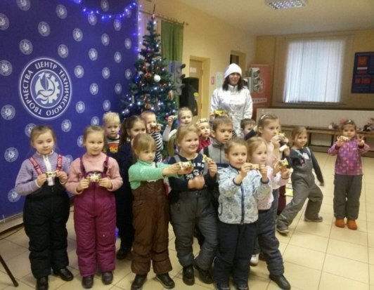 Центр по профилактике детского дорожно-транспортного травматизма города Великие Луки провел акцию «Перед тем, как идти в школу» - 2019-01-09 21:15:00 - 1