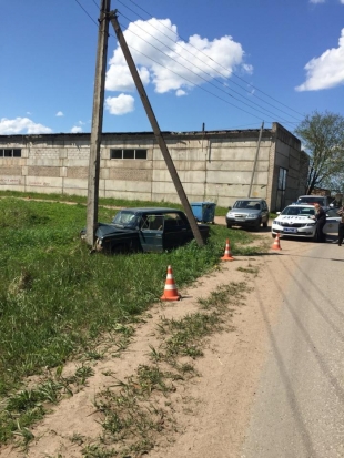 В Опочке пьяный водитель получил травмы, врезавшись в опору ЛЭП (ФОТО) - 2020-05-27 09:41:00 - 1