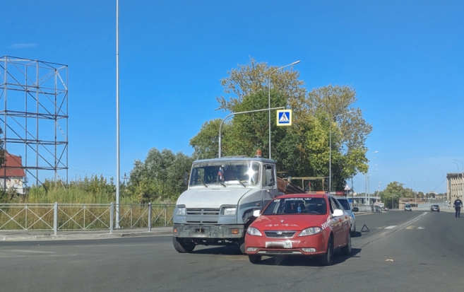 ФОТО: очередное ДТП на путепроводе в Великих Луках - 2019-08-29 15:44:00 - 1