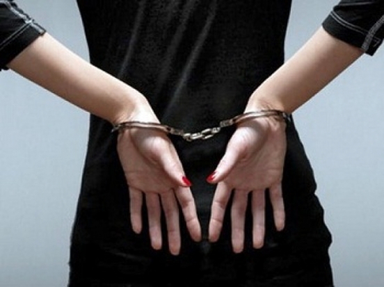 Две псковички обвиняются в похищении знакомой и совершении в отношении нее насильственных действиях сексуального характера - 2019-08-14 20:21:00 - 1