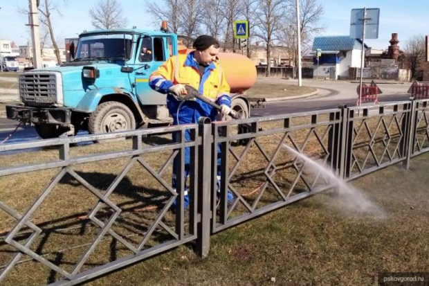 Коммунальные и хозяйственные службы Пскова работают в усиленном режиме - 2020-04-08 14:53:00 - 1