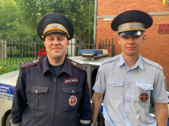 Экипаж псковского ДПС помог онкобольному пенсионеру добраться до больницы - 2019-08-29 14:58:00 - 1