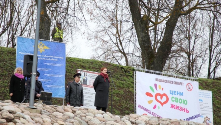 В Пскове прошел флешмоб «Мы выбираем жизнь!» (ФОТО) - 2019-11-21 08:43:00 - 1
