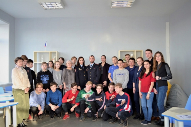 В Великих Луках прошла акция «Молодёжь против наркотиков» - 2020-03-06 10:02:00 - 1