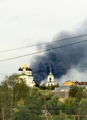 Подробности: 3,6 тысяч кв. метров асфальтобетонного завода горели в Пскове (ВИДЕО) - 2019-08-26 21:25:00 - 1