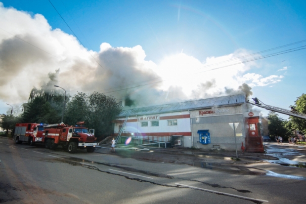 Фоторепортаж: Пожар в магазине «Магнит» в Великих Луках - 2020-06-23 19:04:00 - 1