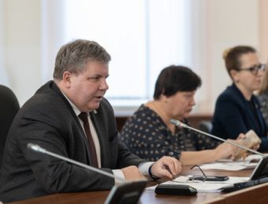 Механизм организации дистанционного образовательного процесса Александр Седунов обсудил со специалистами из муниципалитетов - 2020-03-20 08:53:00 - 1
