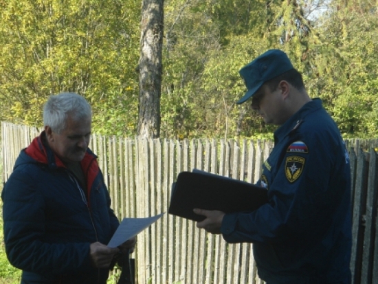 В Дедовичах многодетным семьям разъяснили правила пожарной безопасности - 2019-09-30 08:34:00 - 1