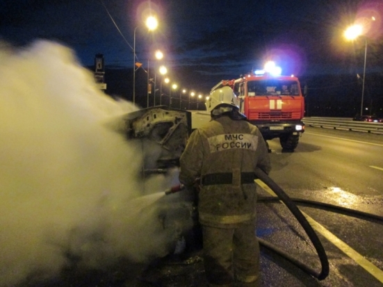 В Великих Луках загорелся автомобиль - 2020-02-23 09:30:00 - 1