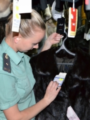 Товар магазина меховых изделий арестован приставом за миллионные долги предпринимателя - 2019-06-27 20:34:00 - 1