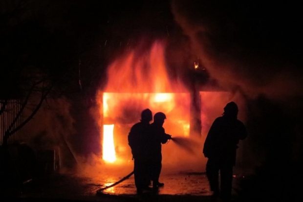 Неэксплуатируемое здание повреждено огнем в Острове - 2020-02-19 23:57:00 - 1