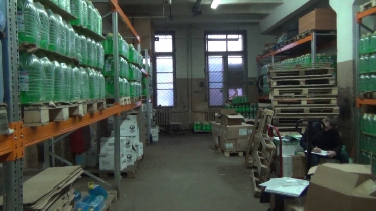 В Приморском районе Санкт-Петербурга из незаконного оборота изъято более 17 тысяч литров стеклоомывающей жидкости - 2017-01-25 14:03:00 - 1