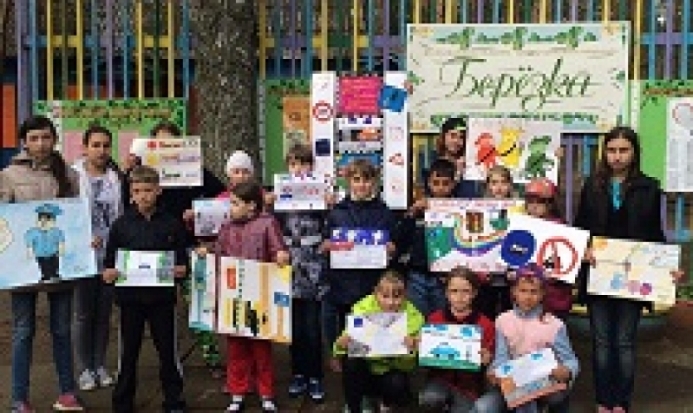 Сотрудники Великолукской Госавтоинспекции провели в «Березке» познавательное мероприятие - 2016-06-16 21:34:00 - 1