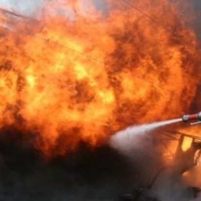 Скутер сгорел вместе с гаражом, автомобиль поврежден огнем: подробности пожара в Невеле - 2017-05-29 13:35:00 - 1