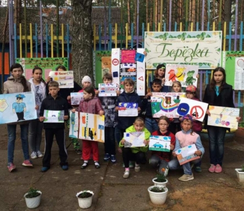 В Великих Луках полицейские и подростки обсудили, как сделать лето безопасным - 2016-06-17 14:36:00 - 1