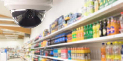 Пскович и невельчанка обокрали великолукские магазины - 2020-12-08 17:21:00 - 1