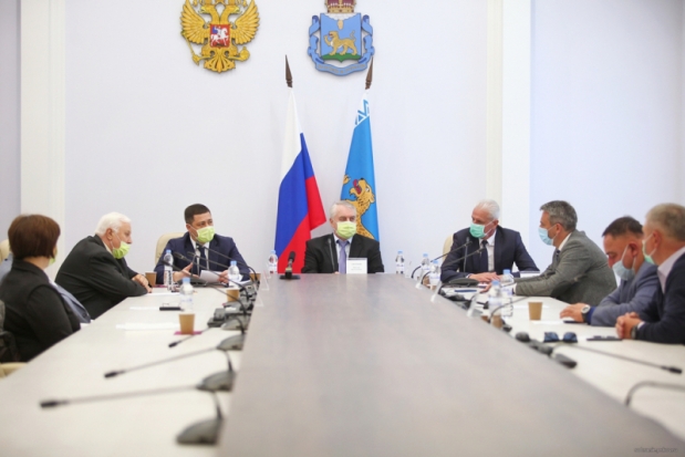 По просьбе депутатов-единороссов администрация приобретёт квартиры для 14 врачей Пскова и Великих Лук - 2020-06-05 19:36:00 - 1