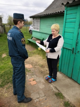 Сотрудники МЧС провели профилактический рейд в Локнянском районе - 2019-05-06 07:29:00 - 1